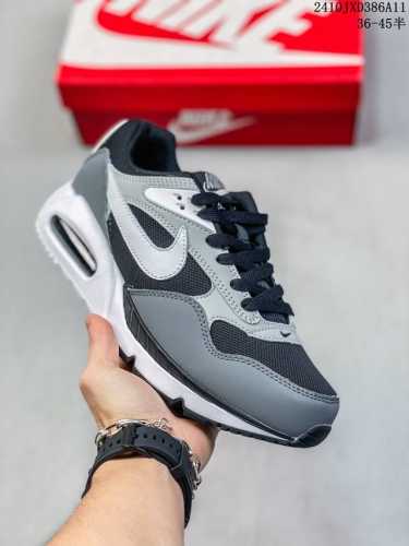 Nike 耐克 Nike 耐克 Air Max Correlate 男子跑鞋 选用网眼鞋面，脚感舒适透气。鞋舌、鞋侧及后跟处饰有品牌标识，简约大气又时尚。采用经