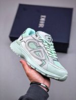 Dior B30 迪奥明星同款Cd鞋 金琼斯 Kim Jones 倾情呈献 Dior And Stoneisland 限定系列，经典罗盘玫瑰与 Dior 徽标相