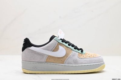 公司级耐克nike Air Force 1 Low 空军一号低帮百搭休闲运动板鞋。柔软、弹性十足的缓震性能和出色的中底设计，横跨复古与现代的外型结合，造就出风靡