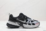 真标耐克Nike Wmns V2K Runtekk Low”White Grey Pink”复古潮系列未来复古老爹风百搭休闲运动慢跑鞋 货号:FD0736-00