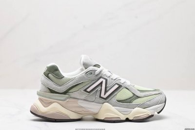 公司级New Balance 公司级版本 Nb9060 联名款 复古休闲运动慢跑鞋 鞋款灵感源自设计师本人对夏日的怀日回忆。鞋面大身由空间双格及磨砂鞋面拼接而生