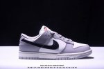 耐克Nike Sb Dunk Low Sb限定扣篮系列复古低帮休闲运动滑板板鞋。采用脚感柔软舒适Zoomair气垫，有效吸 收滑板等极限运动在落地时带来的冲击力