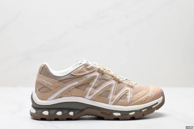 公司级Xt-Quest Advanced Beige “ 萨洛蒙 探索者系列户外越野跑鞋 410523 26鞋面采用Sensifit贴合技术 全方位贴合包裹脚型