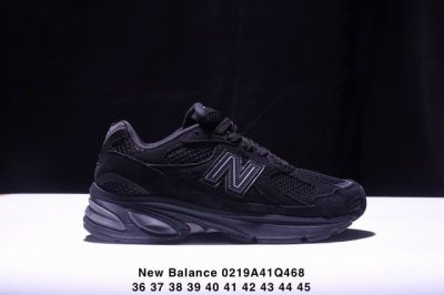 简介：真标New Balance M2010系列 新百伦 复古老爹风网布跑步休闲运动鞋 新百伦经典配色 沿袭了面世之初的经典科技 以Encap中底配以升级版 N