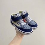 万斯VANS高帮 尺码25-37 Vans真的是滑板鞋颜值NO.1了。高弹力鞋面，穿起来不会磨脚。魔术贴设计更好穿脱，这双鞋秋冬还有个好处护脚踝，不会受凉！！