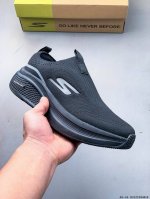 skechers斯凯奇男女高透气回弹舒适缓震一脚蹬设计运动跑步鞋 0512258M18