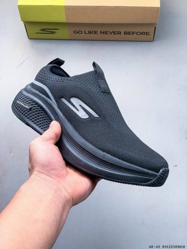 skechers斯凯奇男女高透气回弹舒适缓震一脚蹬设计运动跑步鞋 0512258M18