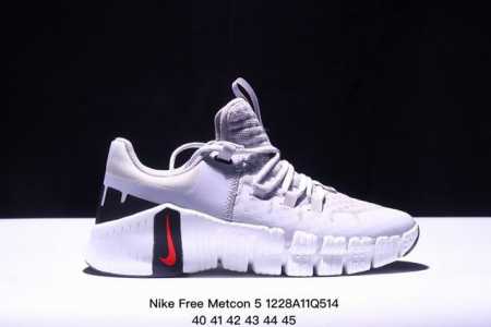 Nike 耐克 Nike Free Metcon 5 训练鞋，在训练中解锁无限可能。 该训练鞋加大前足柔韧灵活性，并以泡绵加固后跟， 有助于在跳跃训练和有氧课程 - 点击图像关闭