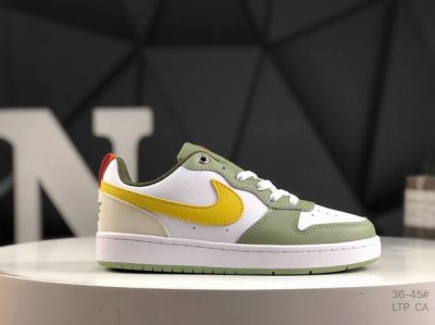耐克 Nike Court Borough Low 低帮百搭透气休闲运动板鞋男女鞋 经典耐用的设计，兼顾舒适脚感和出众风范，演绎匠心之作。结构性的支撑贴合感结合