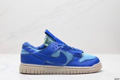 公司级融入登山户外机能元素，Virgil Abloh设计师独立品牌off-White X Futura X Nike Sb Dunkpine Green Ow扣