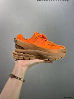 公司级耐克Nike Zoom Vomero Roam 马拉松复古跑五代休闲运动慢跑鞋 采用环保纤维革饰片组合网眼布鞋面材质 升级正确后跟Tpu加固 耐弯折热塑框