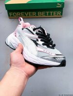 180 彪马Puma Morphic Retro 新款运动休闲鞋！匠心来袭，复古跑鞋造型夺人眼 球，令出街Look轻松出彩。以网眼布鞋面为基底，拼接人造革与磨