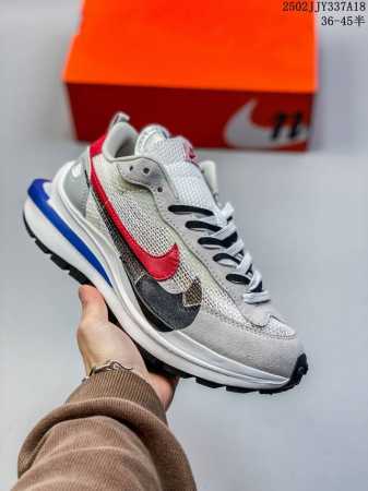 耐克Sacai X Nike Regasus Vaporrly Sp 华夫双勾三代3.0走秀 鞋身材质由翻毛皮和透气网布共同打造。熟悉的解构手法、重叠Swoos - 点击图像关闭