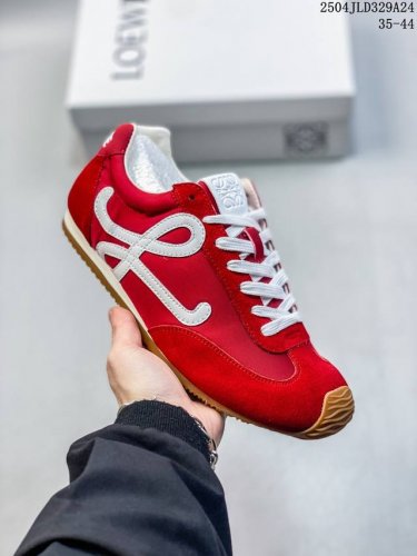 配件丢失扣10元 Loewe罗意威 Ballet Runner 小牛皮 圆头系带 低帮 生活休闲鞋 罗意威全新版大头运动鞋Ballet Runner ，以其独特
