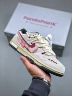 Nike Dunk Low 熊猫恶作剧 胶片情书 米粉恋语 低帮休闲板鞋 Hv1800-101 #配色整体围绕熊猫情人节主题设计 鞋身整体采用专属颜料重新喷涂