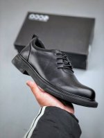 Ecco 爱步 经典和现代工艺品质融合 精选小牛皮面料 百搭休闲老爹鞋 舒适性相当不错 版型楦型非常到位上脚 专柜热销款 独有鞋型设计 特有logo车边 特别有