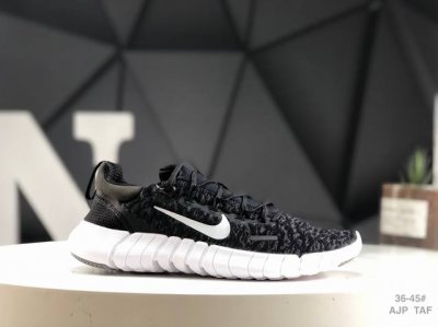 耐克 Nike Free Run 5.0 耐克 赤足5.0 轻便透气运动跑步鞋 类似袜子的Nike Free Run 5.0由至少20%的可回收材料制成，旨在从