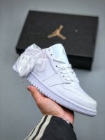 140 Nike Air Jordan 1 Low Aj1 轻质编织 低帮板鞋 复古篮球鞋 男女同款 乔1 乔一 货号：553558-111 Size：36 3