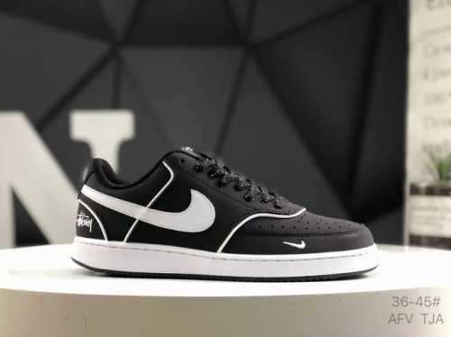 耐克 Nike Court Vision 低帮百搭 透气休闲运动板鞋 兼顾舒适脚感和出众风范 演绎匠心之作 结构性的支撑贴合感结合复古篮球设计 电绣工艺 皮料切