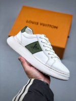 新货Louis Vuitton Lv路易威登休闲文化运动板鞋系列 #广东大厂品质 舒适轻泡大底和百搭性霸屏整个时尚娱乐圈，细节调整完美主义！鞋面采用意大利进口头