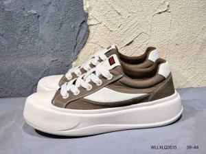 boss 雨果博斯 钢印版本新款德国高端品牌专柜同步新款 以奢华高端设计出货 鞋面采用原版进口哪怕纳帕小牛皮配滴胶而成 原版 舒适透气. Wllxlq2615