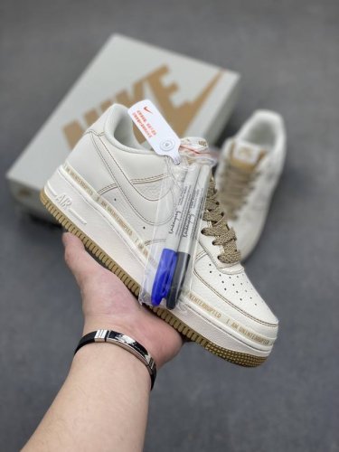 全新版本 洛杉矶潮牌店限量发售 公司级 Uninterrupted×Nike Air Forece 1 More Than “卡其签名涂鸦”满天星空军一号低帮休