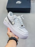 NIKE 耐克低帮板鞋 空军一号 AF1马卡龙 af1厚底增高百搭运动板鞋 Nike Air Force 1 “Shadow” 造型设计上与 Sacai x N