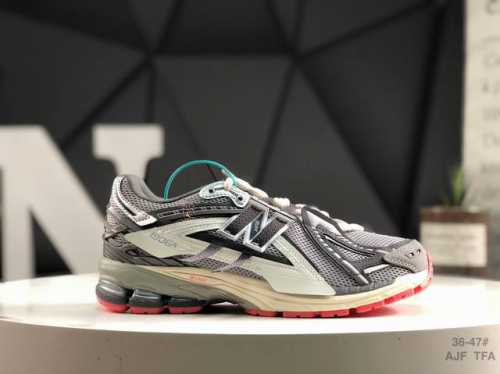 200 New Balance M1906系列 复古单品宝藏老爹鞋款 公司级 复古元素叠加 质感超级棒 楦版型材料细节做工精细 作为Nb最经典的档案鞋型之一 与