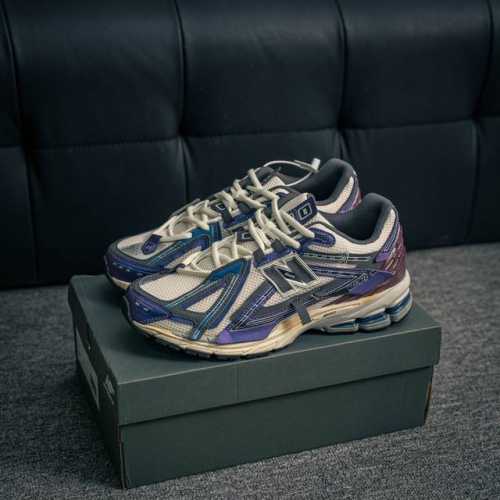 核心私 New Balance 1906系列 休闲鞋 #采用轻质牛剖革拼接透气网眼衬垫织物鞋面材质 T-Beam大底提供足步弓支撑，保持步态稳定 后跟搭载外露缓