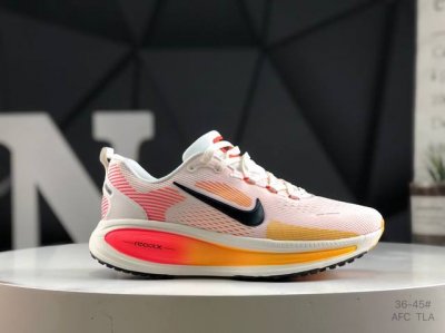 160 nike Vomero 18 耐克 舒适减震防滑 低帮跑步鞋 全掌Reactx泡绵中底 前掌和后跟还配备了Air Zoom气垫单元 据说跑起来更快更舒适