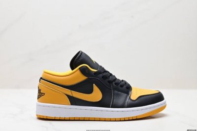 真标Nike Air Jordan 1 Low Aj1乔1低帮休闲板鞋 同步官方配色 官方货号:Cz4776-107 Size:36 36.5 37.5 38