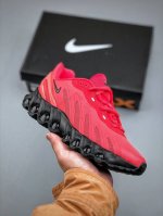 Nike Air Max Dn8 耐克运动舒适减震气垫跑步鞋 #鞋款旨在透过 Dynamic Air 技术提升全天穿着体验，当中首次采用了全掌 Dynamic