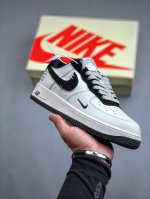nike Air Force 1 Low 07 原楦头原纸板 打造纯正低帮空军版型专注外贸渠道 全掌内置蜂窝气垫 原盒配件 原厂中底钢印、拉帮完美 官方货号：S