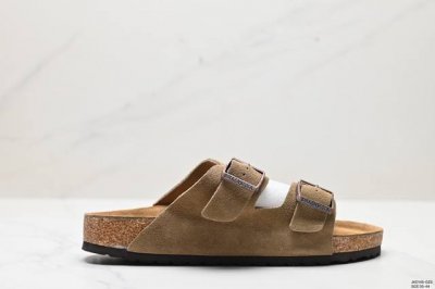 纯原舒适又时髦,潮人都在穿德国百年知名鞋履品牌 勃肯birkenstock Boston Suede Shearling 波士顿系列士夏季凉鞋 货号:10095
