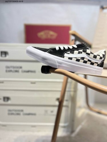 vanssk8-Low万斯范斯官方 经典复古休闲运动板鞋，高端支线原始硫化工艺，艺术来源于生活成为了Vans美学的个性潮流标志，代表着光和希望，让你变得更加明亮