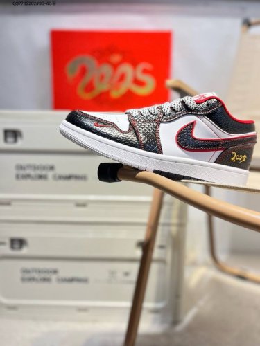 公司级头层皮乔丹Air Jordan 1 Low Aj1低帮系列篮球鞋 官方同步配色 原装级产物 #拒绝公底 立体鞋型 细节完美 高清洁度Xx2415 Qs77