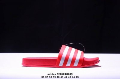 阿迪达斯 Adidas情侣夏季沙滩涉水休闲百搭运动潮流人字拖凉拖鞋。 Xm0228Q8