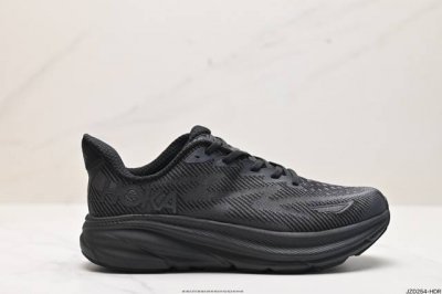 公司级小红书推荐hoka M Clifton 9 全新配色 这个品牌来自于新西兰的毛利语，Hoka表示大地，One One表示飞越，连起来就是飞越地平线，One