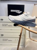 210 saucony Triumph 22 索康尼胜利 旗舰级缓震 慢跑减震透气 低帮训练跑步鞋 货号:S20964 Qx7702127#36-45半