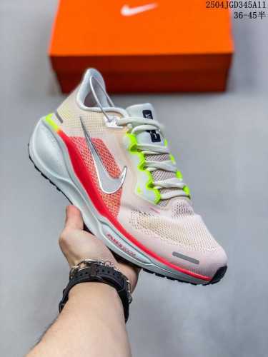 36-45半码 Nike 飞马新鞋 触感柔软，质感升级！随着“耐克 蓝图 系列”在巴黎的盛大发布，全新一代 登月41代 Nike Pegasus 41也正式登场