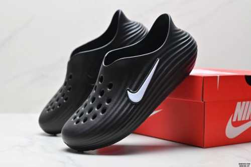 公司级Nike Reactx Rejuven8 耐克 简约舒适 洞洞鞋 由兼具轻便性和耐用性的Eva泡沫打造 拖鞋的外观十分吸引人 融合了舒适与时尚的元素 延续