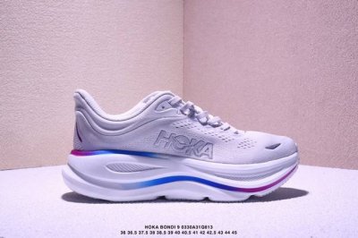 公司级小红书推荐Hoka W Bondi 9全新配色 这个品牌来自于新西兰的毛利语，Hoka表示大地，One One表示飞越，连起来就是飞越地平线，One On