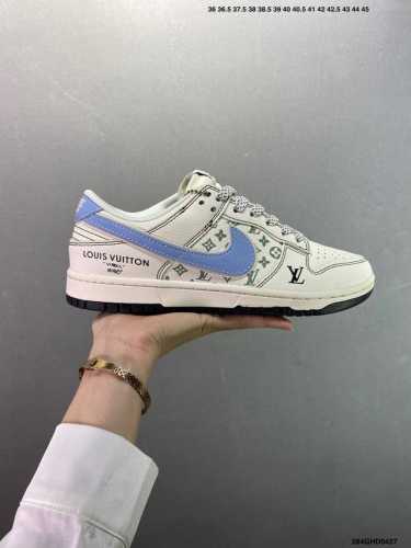 公司级Nike Dunk Sb Low 定制Dunk 定制Dunk Sb顾名思义，具有经典的Dunk血缘，又注入了更多的时尚元素。相较于普通的Dunk滑板鞋，改