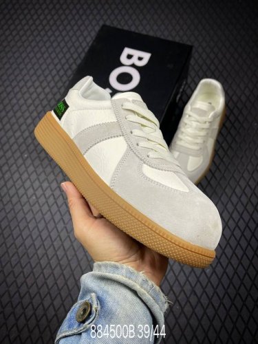B Boss 雨果博斯 钢印版本新款德国高端品牌专柜同步新款、以奢华高端设计出货 鞋面采用原版进口哪怕纳帕小牛皮配滴胶而成 原版 舒适版型.尺码：39-44 编