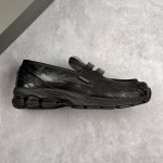 本地 核心私 new Balance 1906 乐福鞋 便捷穿脱设计一脚蹬 采用的是1906鞋底鞋型和乐福的拼接 既有1906的舒适脚感和有运动感的线条 上半部