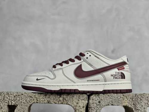 Nk SB Dunk Low Supreme x The North Face 北面联名配色 低帮休闲运动滑板板鞋 BM0234-506 #大厂纯原品质出货 纯