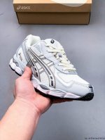 230 asics/亚瑟士Gel-Nyc 2055透气网眼鞋面配合部分合成革材质 采用全新Ahar+橡胶材质 更加耐磨 0326279Y33