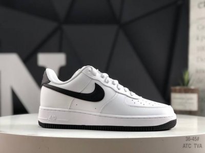 180 耐克Nike Air Force 1 Low 空军一号 Af1 小白鞋 低帮百搭厚底增高休闲运动板鞋。柔软、弹性十足的缓震性能和出色的中底设计，横跨复古