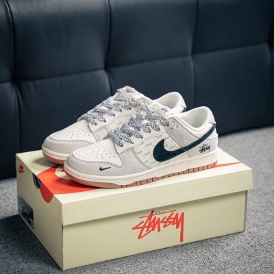 Nike Dunk 全套原楦原模倾力打造完美版型 独家原厂航空铝磨具打磨大底 鞋头坡度极致还原 无解鞋型 原盒原配 圈内天花板工艺 原厂冲刀 超高清洁度 全鞋零