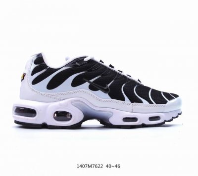 真标耐克 Nike Air Max Plus是nike旗下另类鞋款的代表，Tn 它诞生于1996年，是第一款使用tunedair气垫的跑鞋，其特点就在于实现各气